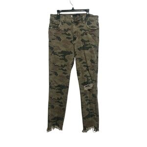 Kut from the Kloth Camo Distressed Ankle Jeans - Size 4